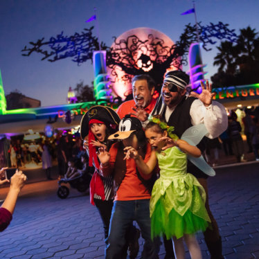 Disneyland se prepara para Halloween con Oogie Boogie Bash 🧟‍♀